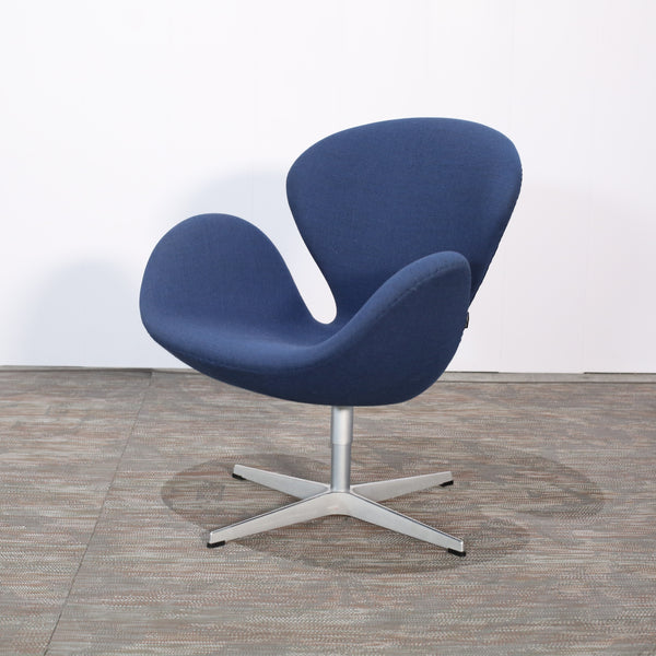 Fritz Hansen Swan Chair by Arne Jacobsen