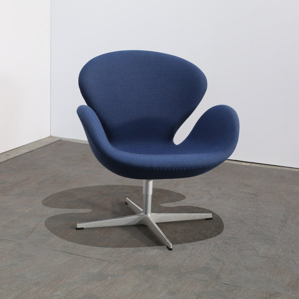 Fritz Hansen Swan Chair by Arne Jacobsen