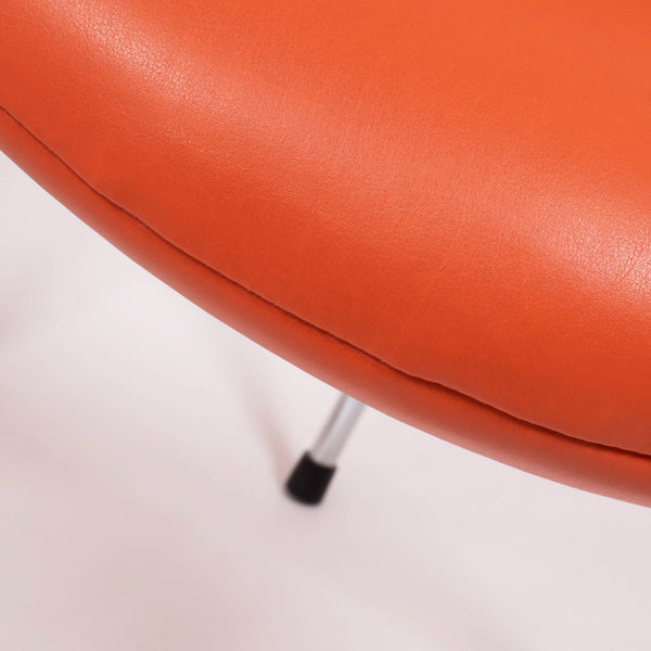 Arne Jacobsen for Fritz Hansen Orange Leather Series 7 Chair - REHAUS - arne jacobsen