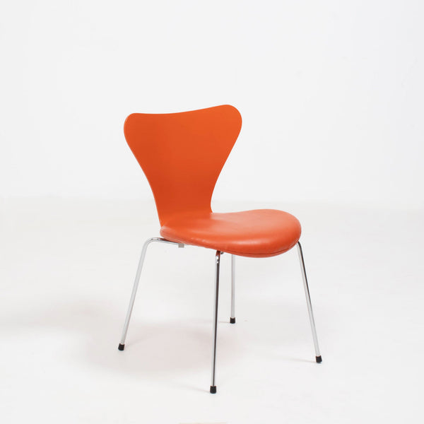 Arne Jacobsen for Fritz Hansen Orange Leather Series 7 Chair - REHAUS - arne jacobsen