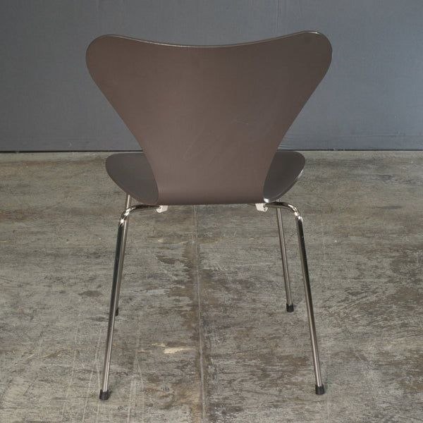 Arne Jacobsen Series 7 Chair by Fritz Hansen @ REHAUS
