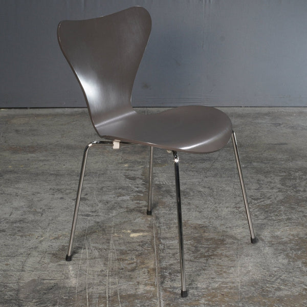 Arne Jacobsen Series 7 Chair by Fritz Hansen @ REHAUS
