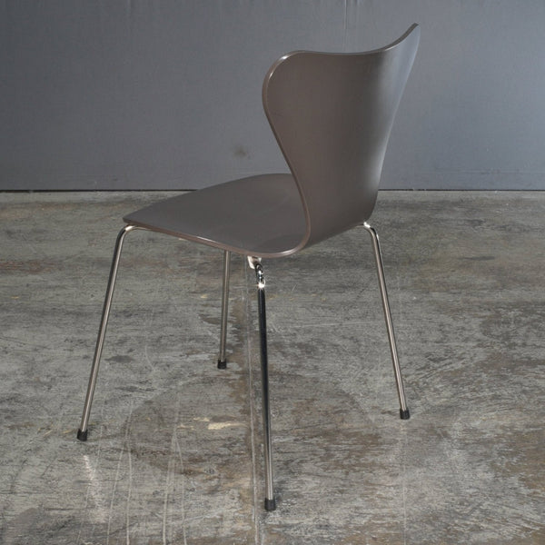 Arne Jacobsen Series 7 Chair by Fritz Hansen @ REHAUS