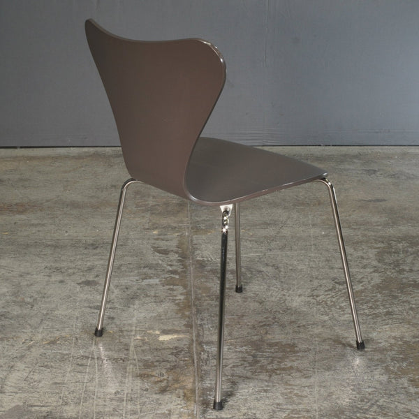 Arne Jacobsen Series 7 Chair by Fritz Hansen @ REHAUS