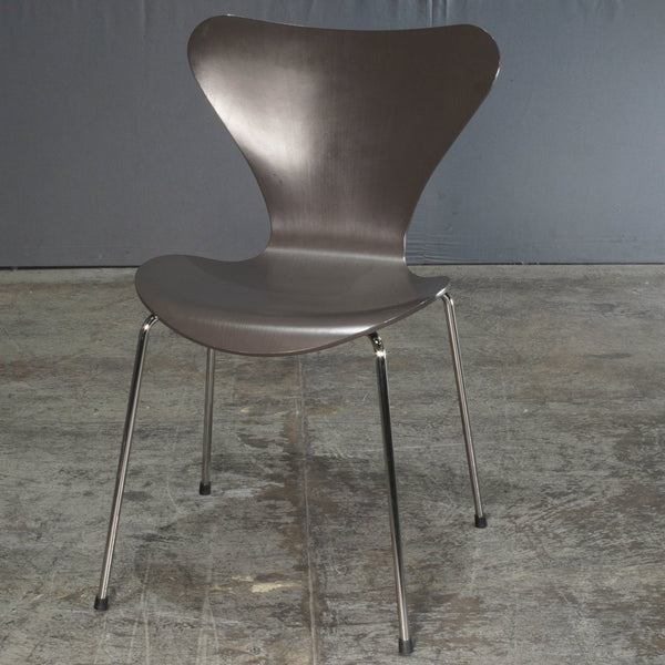 Arne Jacobsen Series 7 Chair by Fritz Hansen @ REHAUS