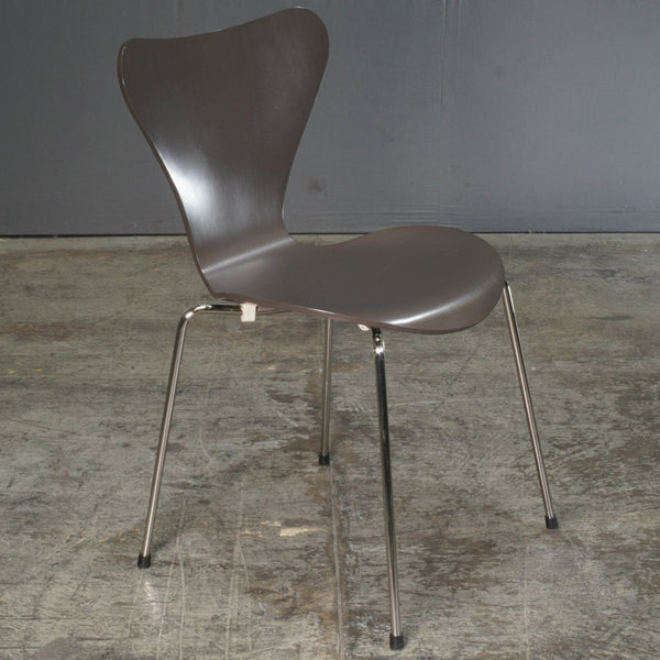 Arne Jacobsen Series 7 Chair by Fritz Hansen @ REHAUS
