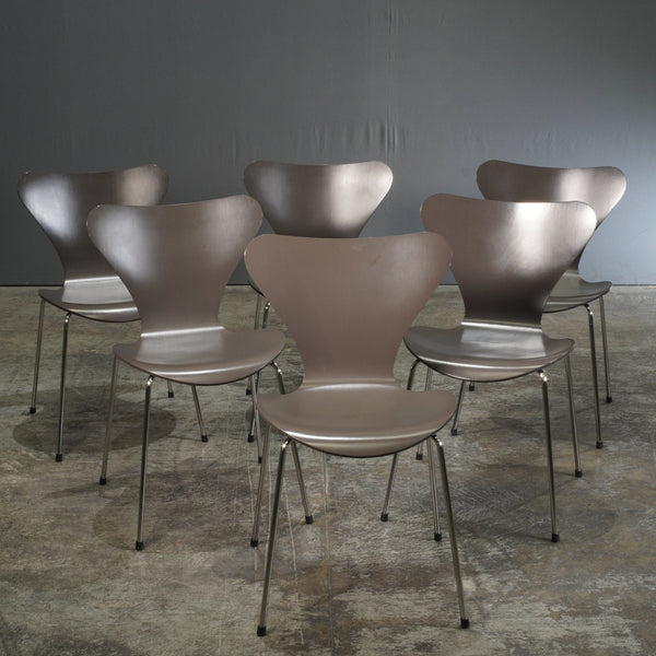 Arne Jacobsen Series 7 Chair by Fritz Hansen @ REHAUS