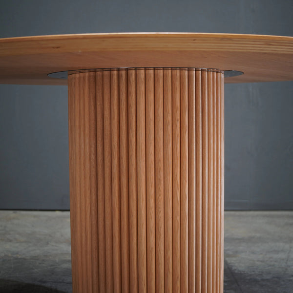 Asplund Oak Palais Royal Dining table by Anya Sebton and Eva Lilja Lowenheilm - REHAUS - Asplund