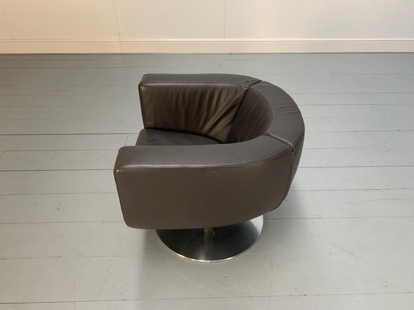 B&B Italia Tulip Armchair - In Dark Brown Gamma Leather @ REHAUS