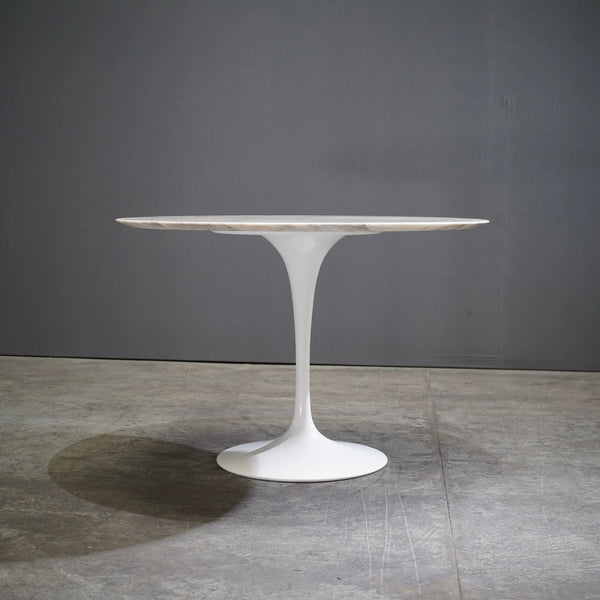 Calacatta Marble Round Knoll Saarinen Dining Table - REHAUS - Knoll
