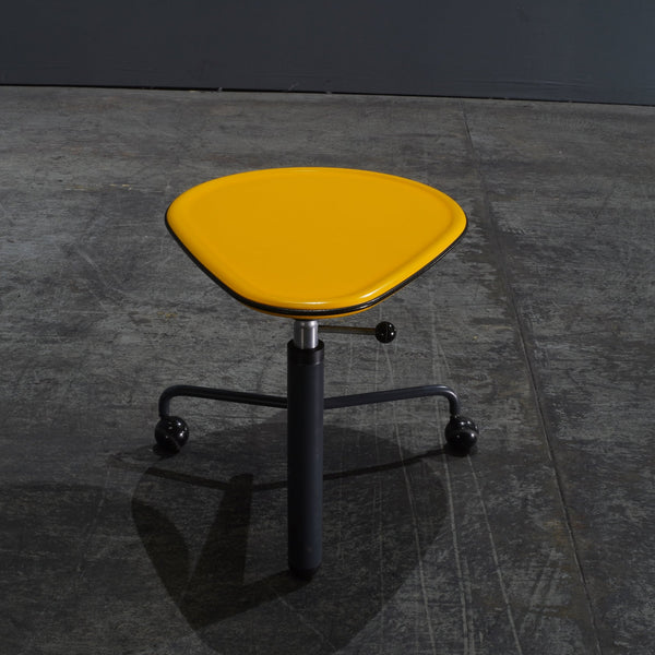 Cassina Kick Pivoting Table by Toshiyuki Kita - REHAUS - Cassina