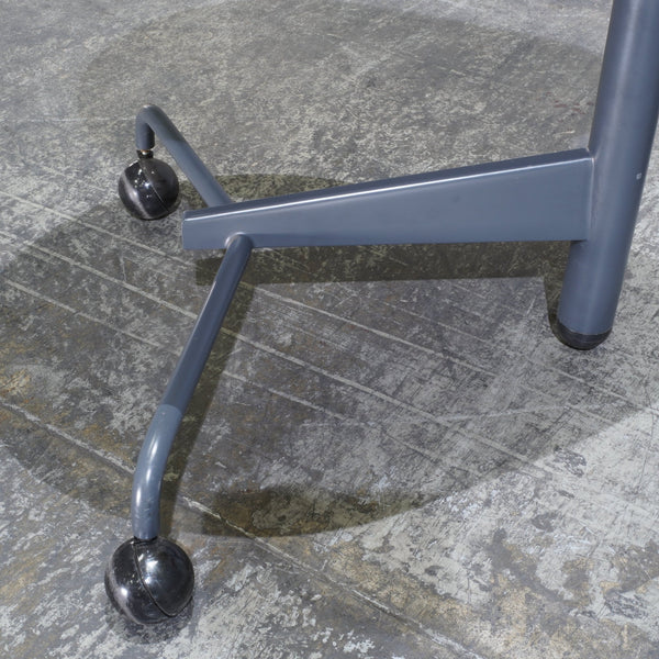 Cassina Kick Pivoting Table by Toshiyuki Kita - REHAUS - Cassina