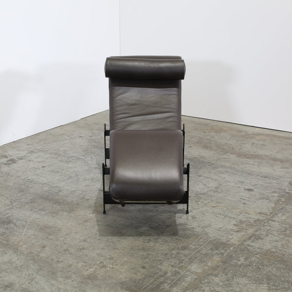 Cassina LC4 Chaise Longue @ REHAUS