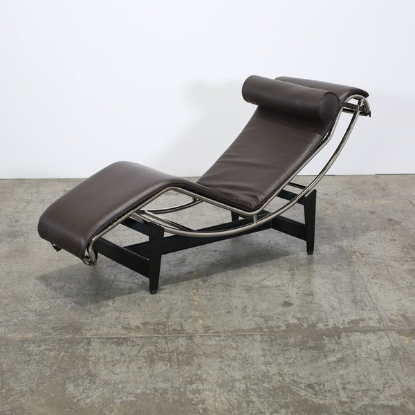 Cassina LC4 Chaise Longue @ REHAUS