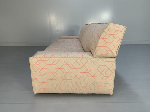 Cassina MyWorld 4 - Seat Sectional Sofa - In Geometric - Print Canvas @ REHAUS