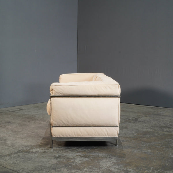 Cassina Vintage LC2 3 Seater Sofa by Le Corbusier @ REHAUS