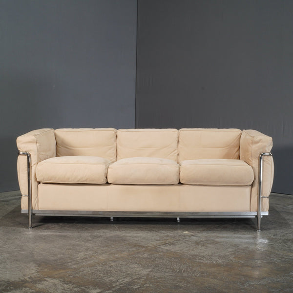 Cassina Vintage LC2 3 Seater Sofa by Le Corbusier @ REHAUS