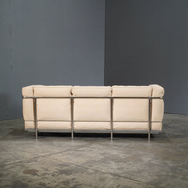 Cassina Vintage LC2 3 Seater Sofa by Le Corbusier @ REHAUS