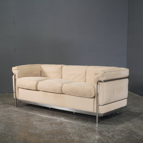 Cassina Vintage LC2 3 Seater Sofa by Le Corbusier @ REHAUS