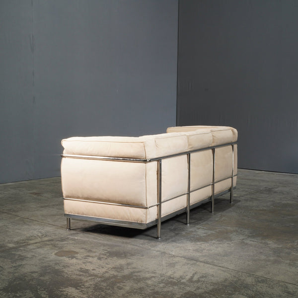 Cassina Vintage LC2 3 Seater Sofa by Le Corbusier @ REHAUS