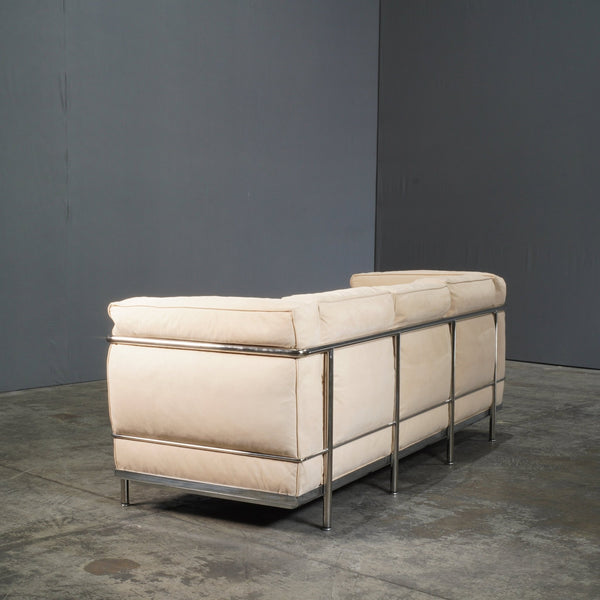 Cassina Vintage LC2 3 Seater Sofa by Le Corbusier @ REHAUS