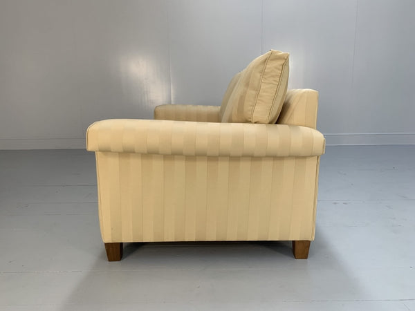 Duresta Gabrielle 2.5 - Seat Sofa - In Gold Stripe Fabric @ REHAUS