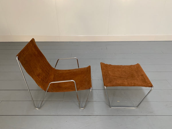 Fritz Hansen Bachelor Lounge Chair & Footstool - In Suede Leather & Chrome @ REHAUS