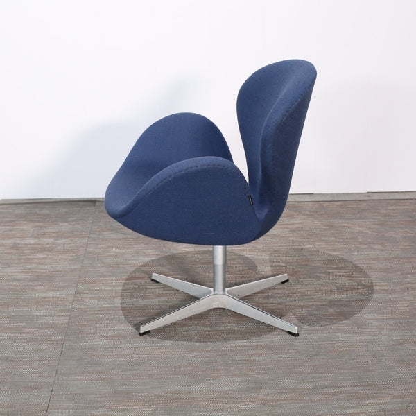 Fritz Hansen Swan Chair by Arne Jacobsen @ REHAUS