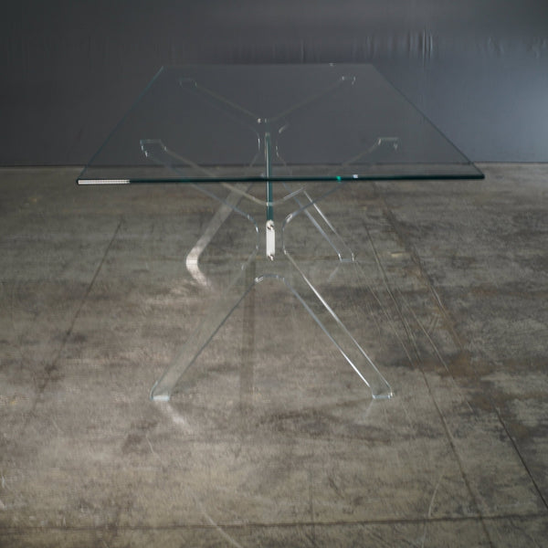 Glas Italia Vitruvian Dining Table by Piero Lissoni @ REHAUS