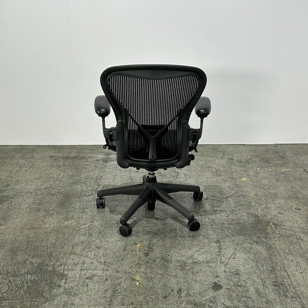 Herman Miller Aeron Desk Chair by Bill Stumpf and Don Chadwick @ REHAUS