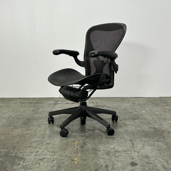 Herman Miller Aeron Desk Chair by Bill Stumpf and Don Chadwick @ REHAUS