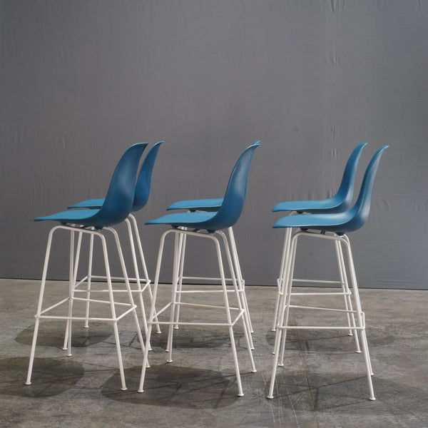 Herman Miller Blue Moulded Plastic Stool by Charles & Ray Eames - REHAUS - Herman Miller