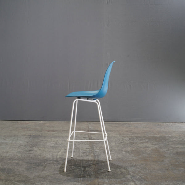 Herman Miller Blue Moulded Plastic Stool by Charles & Ray Eames - REHAUS - Herman Miller