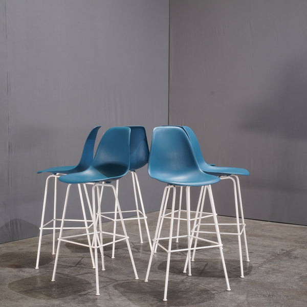 Herman Miller Blue Moulded Plastic Stool by Charles & Ray Eames - REHAUS - Herman Miller