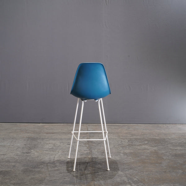 Herman Miller Blue Moulded Plastic Stool by Charles & Ray Eames - REHAUS - Herman Miller