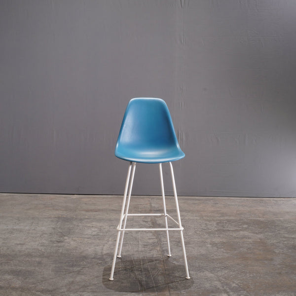 Herman Miller Blue Moulded Plastic Stool by Charles & Ray Eames - REHAUS - Herman Miller