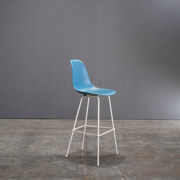 Herman Miller Blue Moulded Plastic Stool by Charles & Ray Eames - REHAUS - Herman Miller
