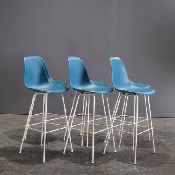 Herman Miller Blue Moulded Plastic Stool by Charles & Ray Eames - REHAUS - Herman Miller