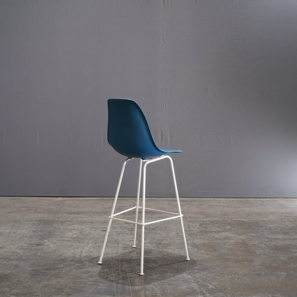 Herman Miller Blue Moulded Plastic Stool by Charles & Ray Eames - REHAUS - Herman Miller
