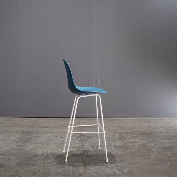 Herman Miller Blue Moulded Plastic Stool by Charles & Ray Eames - REHAUS - Herman Miller