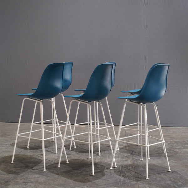 Herman Miller Blue Moulded Plastic Stool by Charles & Ray Eames - REHAUS - Herman Miller
