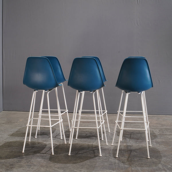 Herman Miller Blue Moulded Plastic Stool by Charles & Ray Eames - REHAUS - Herman Miller