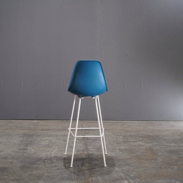 Herman Miller Blue Moulded Plastic Stool by Charles & Ray Eames - REHAUS - Herman Miller