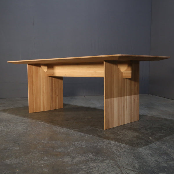 Karimoku Case Dining Table @ REHAUS