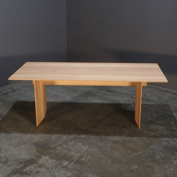Karimoku Case Dining Table @ REHAUS