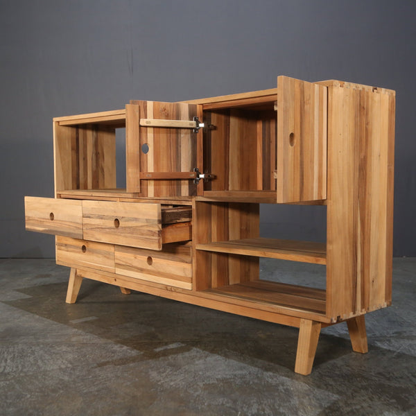 Karpenter Brooklyn Shelving Unit by Hugues Revuelta @ REHAUS