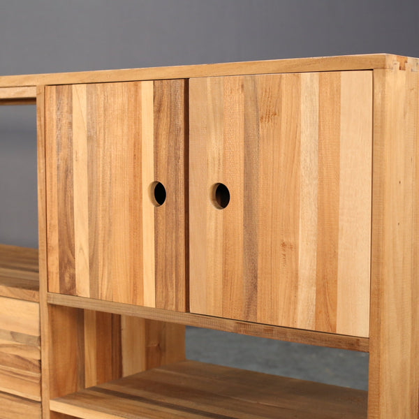 Karpenter Brooklyn Shelving Unit by Hugues Revuelta @ REHAUS