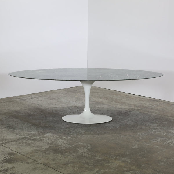 Knoll International Oval Dining Table by Eero Saarinen @ REHAUS
