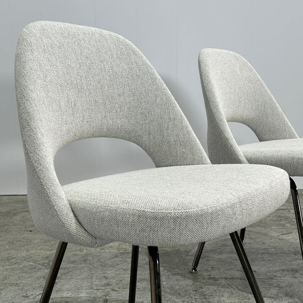 Knoll Relax Conference Chairs by Eero Saarinen, Set of Two @ REHAUS
