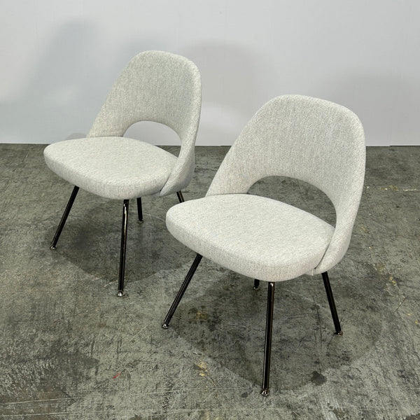 Knoll Relax Conference Chairs by Eero Saarinen, Set of Two @ REHAUS